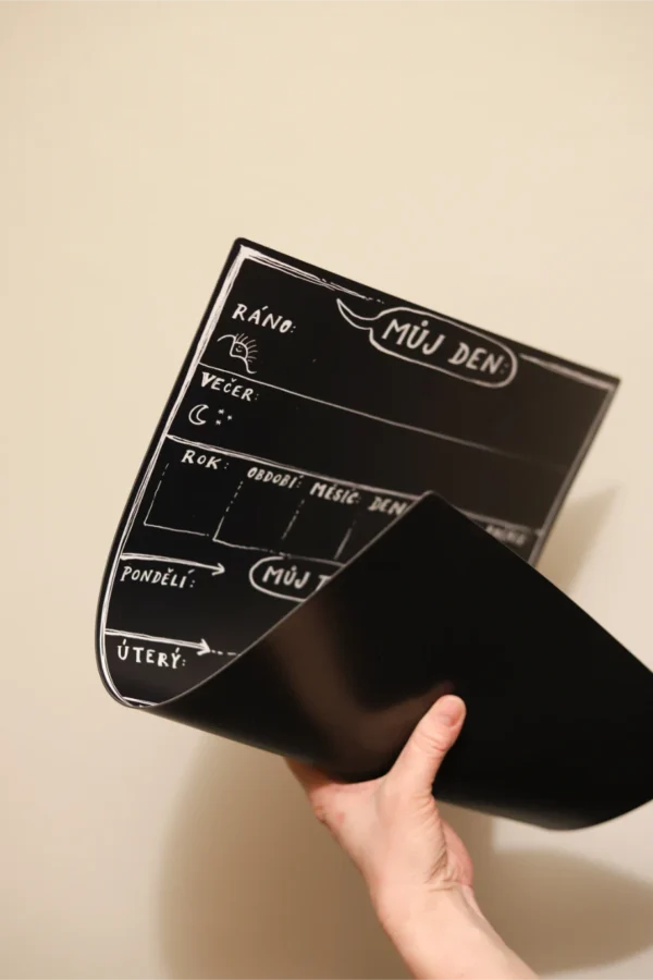 Ohebná černá magnetická tabule Caromat magnetky pro děti základní deska.